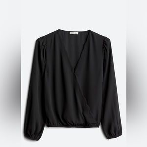 Nine Britton
Ivana Scallop Detail Blouse